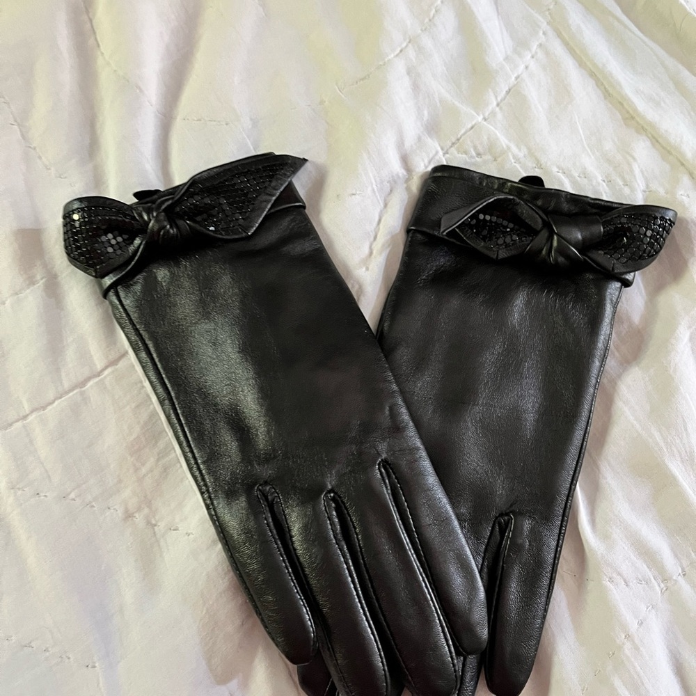 Danier Black Leather Gloves with Bow Accent